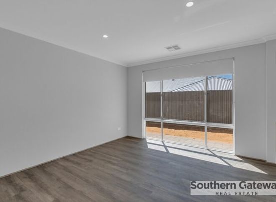 Brand New Family Home! - Photo 1