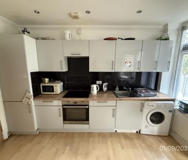 5 bedroom flat to rent - Photo 6