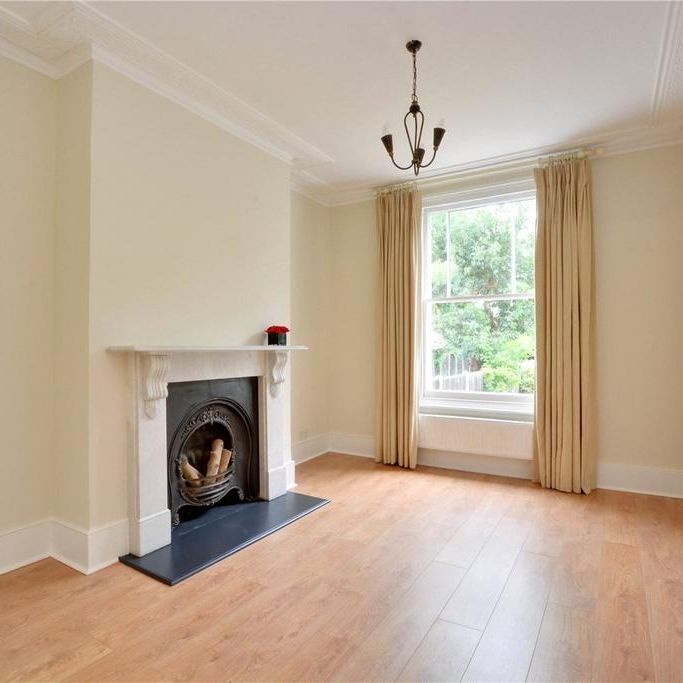 4 bedroom semi-detached house to rent - Photo 1