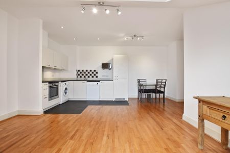 Beaumont Drive, Worcester Park - Photo 4