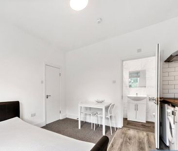 Studio to rent - Photo 5