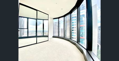 Spacious, light-filled two bedroom - Photo 4