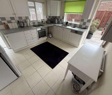 New Road, Trowbridge, Wiltshire, BA14 - Photo 4