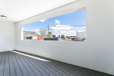 Boutique 1 Bedroom apartment with storage galore - Photo 2