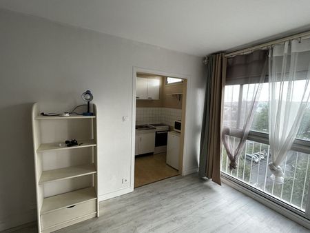 Location Appartement 1 pièce 27m² - Photo 2