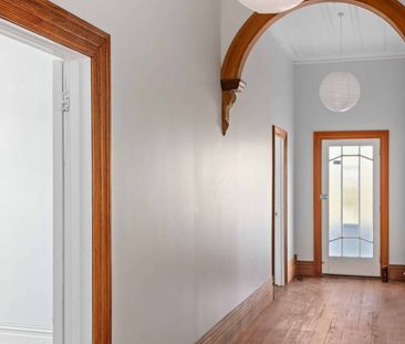 Large Four Bedroom Home! - Photo 5