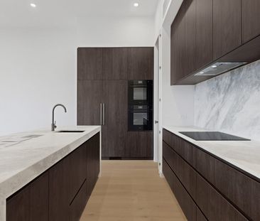 Contemporary Family Luxury on a Grand Scale - Photo 5