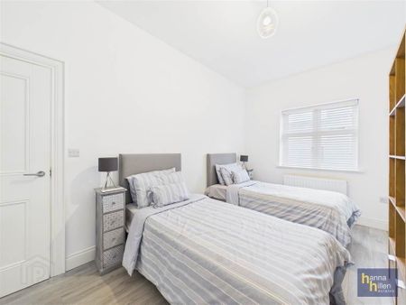 1 The Old Bank Building, 1 Great Georges Street, Warrenpoint, Newry, BT34 3LV - Photo 2