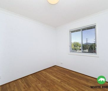 2/22 Mowatt Street, Queanbeyan - Photo 2