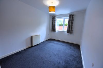 2 bedroom Flat in Flat 10, Leeds - Photo 2