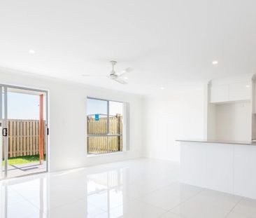 1/2 Howell Crescent, Pimpama QLD 4209 - House For Rent | Domain - Photo 5