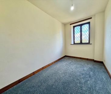 2 bedroom end of terrace house to rent - Photo 6