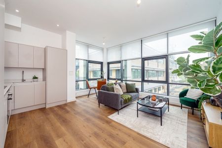 Lakeside Close, Staines Upon Thames - Photo 4