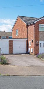 Stunning 6-Bed HMO - Available NOW! Room 4 - Photo 4