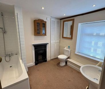 3 bedroom terraced house to rent - Photo 6