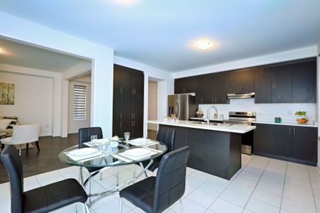 For Lease - 8 Copperhill Heights, Barrie, Ontario - Photo 2