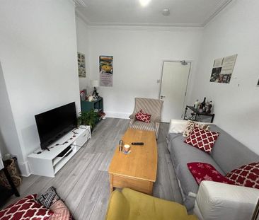 4 bedroom terraced house to rent - Photo 3