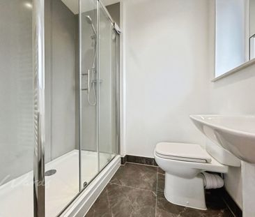 4 bedroom detached house to rent - Photo 2