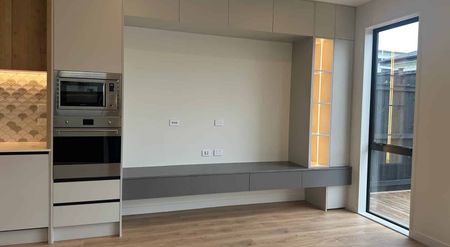 Brand New 3 Bedroom in Milldale! Walk to School! - Photo 3