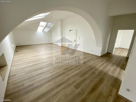 Wohnen in Gera schönster Villa! Exklusive 2 Raum Wohnung mit Fußbodenheizung und Aufzug / DG links - Photo 2