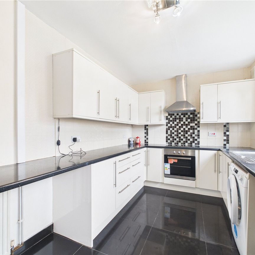 Gaveston Road, Berkshire Gaveston Road, Berkshire - Photo 1