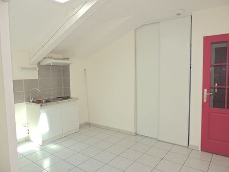 Location Appartement 1 pièce 31m² ROMANS SUR ISERE 26100 - Photo 3