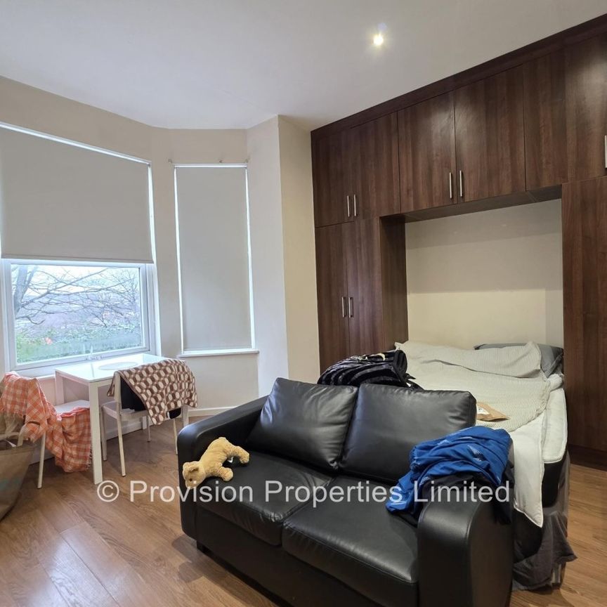 Studio flats in Leeds - Photo 1