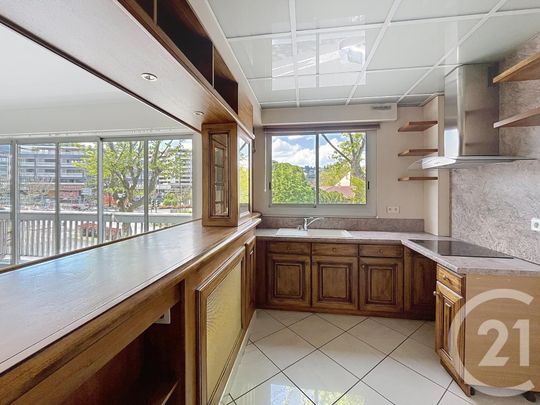 Location Appartement 2 pièces 47m² CHAMALIERES 63400 - Photo 1