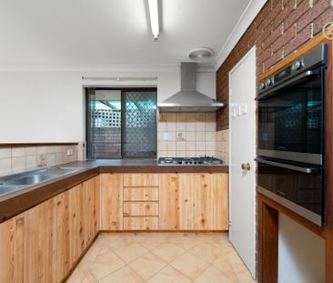 Great Size 4 Bedroom Home with Great Location!!!!!! @ $850 Per Week - Photo 2