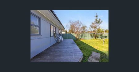 3 Bedroom home in a convenient location - Photo 2