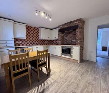 2 bedroom semi-detached house to rent - Photo 4