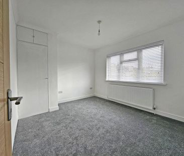 3 bedroom end of terrace house to rent - Photo 4