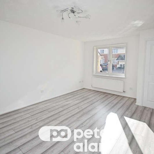 Manor Park, Newport, NP10 - Photo 1