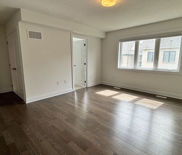 For Lease - 3281 Mariner Pass, Oakville, Ontario - Photo 3