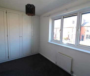 2 bedroom semi-detached house to rent - Photo 5