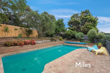 8 McAuley Drive, Rosanna - Photo 4