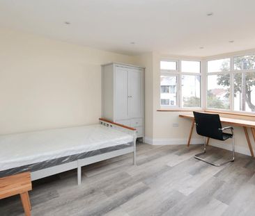 Burney Avenue, Surbiton, KT5 - Photo 3