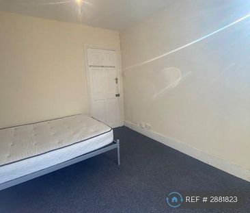 2 bedroom semi-detached house to rent - Photo 2