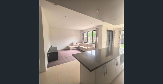 Modern 3-Bedroom Townhouse Next To the Westall Station - Photo 1