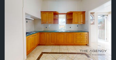 Spacious 3 Bedroom Home! - Photo 3