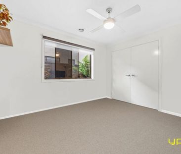 Charming Family Home in Cranbourne East - Photo 4