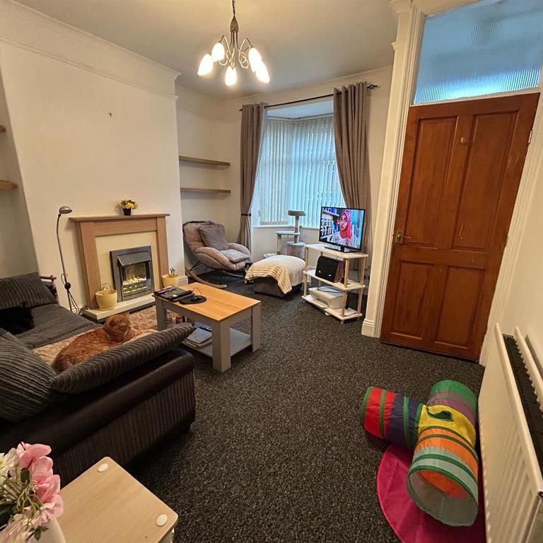 2 bedroom terraced house to rent - Photo 1