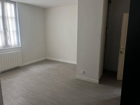 Location appartement t2 50 m² à Villefranche-de-Rouergue (12200) - Photo 3