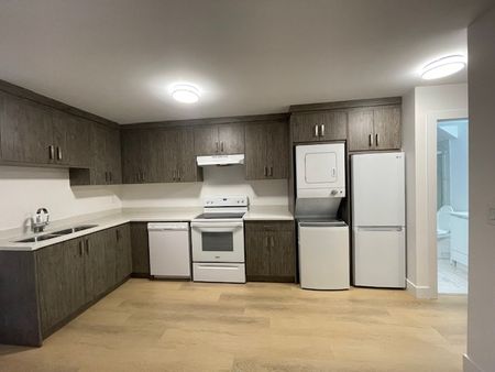 Newer Two Bedroom Basement Suite in South Surrey Grandview Area - Photo 2