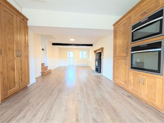 4 bedroom semi-detached house to rent - Photo 1