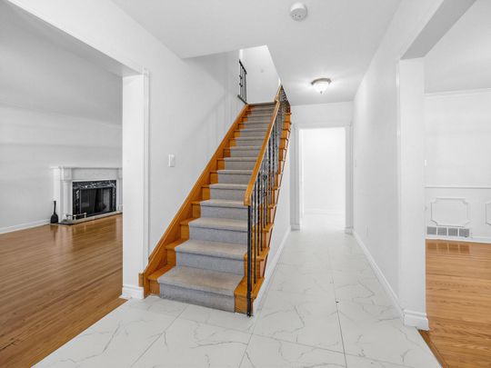 For Lease - 1572 Atrium Court, Mississauga, Ontario - Photo 1