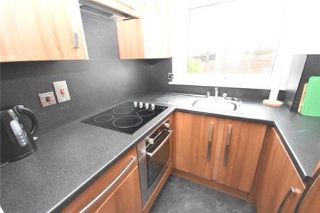 1 bedroom semi-detached house to rent - Photo 3