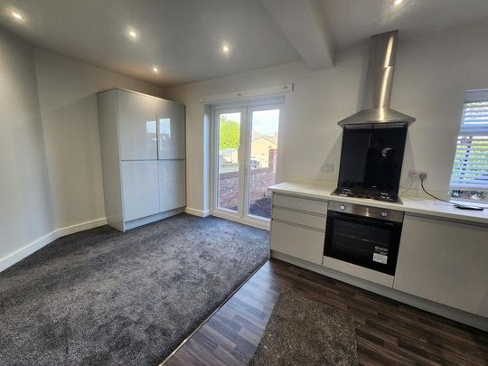 3 bedroom semi-detached house to rent - Photo 1