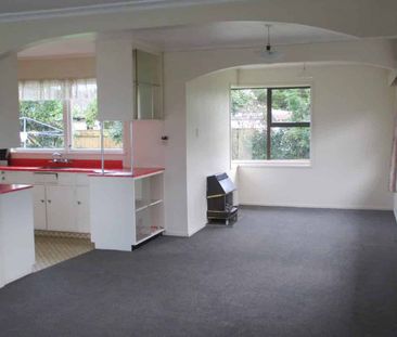 THREE BEDROOMS - AWAPUNI - Photo 3