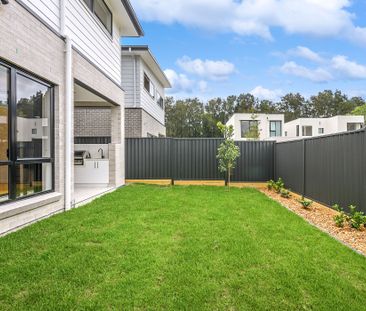 20 Raven Circuit, Warriewood NSW 2102 - House For Rent | Domain - Photo 2